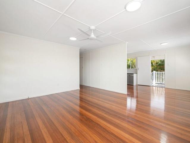 Comfortable Family Home in the Mansfield State High School Catchment