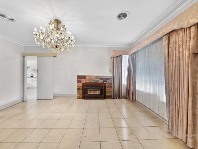 Comfortable Family Home in the St Albans Secondary College Zone