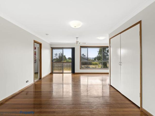 Comfortable Family Home in a Convenient Drayton Location!