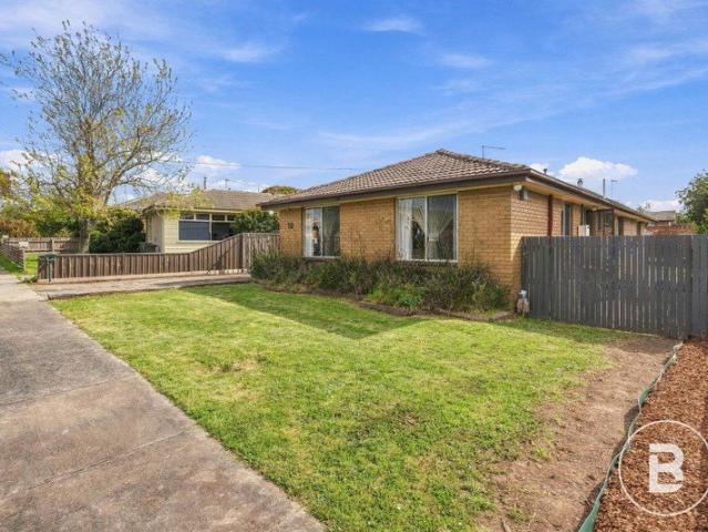 COMFORTABLE FAMILY HOME IN A CONVENIENT WENDOUREE LOCATION