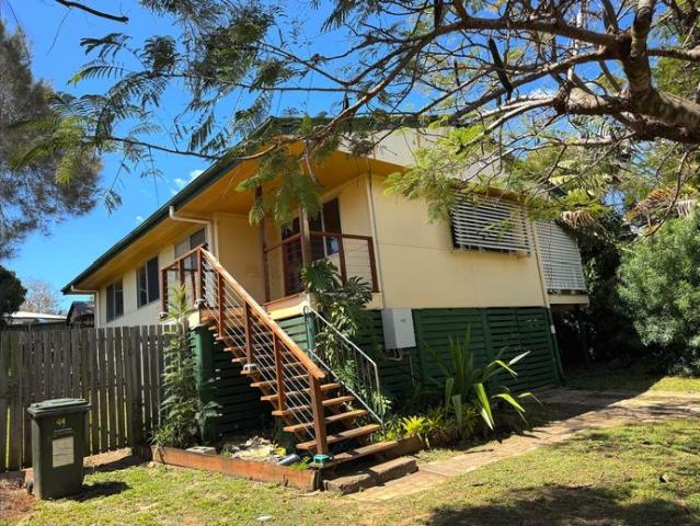 Comfortable Family Home in a Convenient Toolooa Location