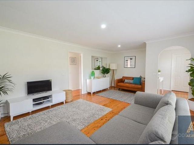 Comfortable Family Home in a Peaceful Kings Langley Setting