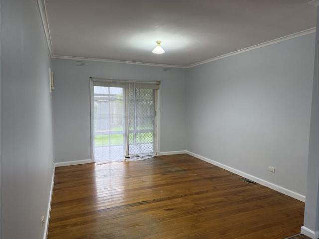 Comfortable Family Home in a Prime Avondale Heights Location