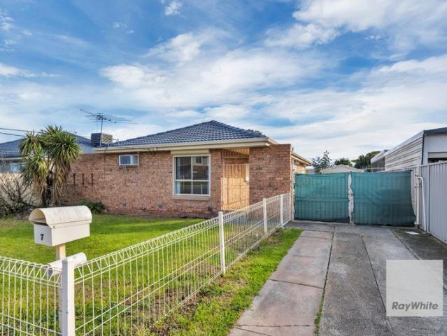 Comfortable Family Home in a Prime Deer Park Location