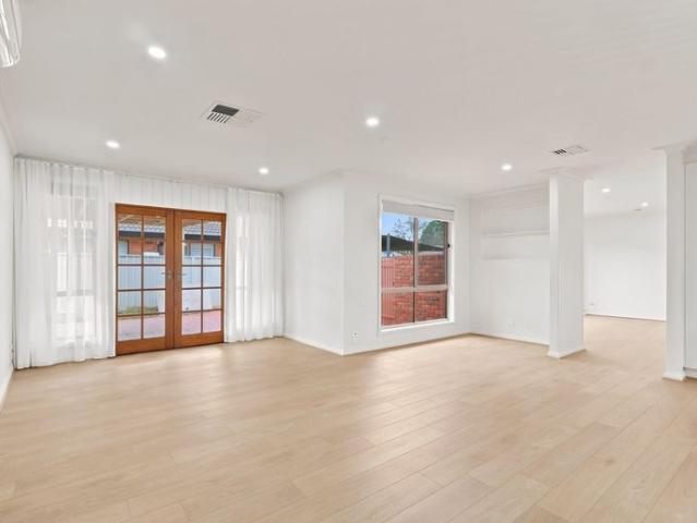 Comfortable Family Home in a Quiet Court Location