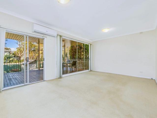 Comfortable family home in a quiet tree lined street