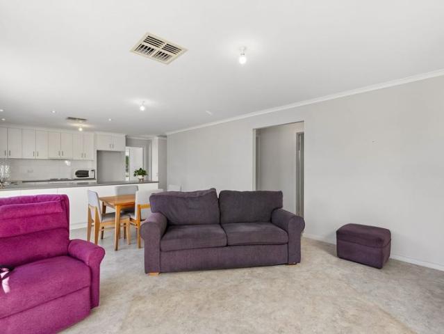 Comfortable Family Home in Christies Beach