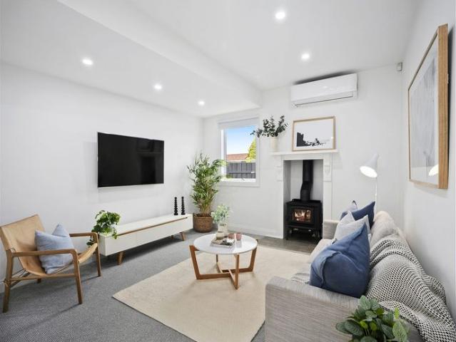 Comfortable Family Home in Convenient Newcomb Location Check Out My 3D Tour