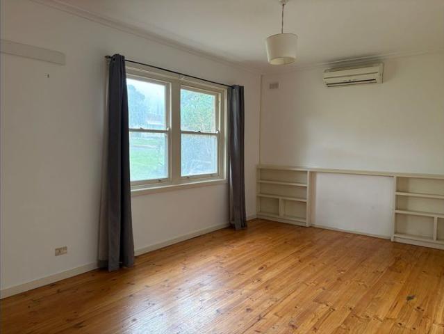 Comfortable Family Home in Convenient Christies Beach