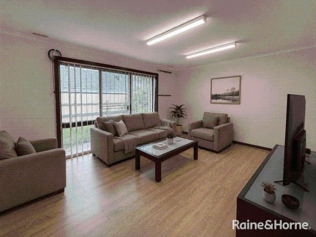 Comfortable Family Home in Convenient Location!
