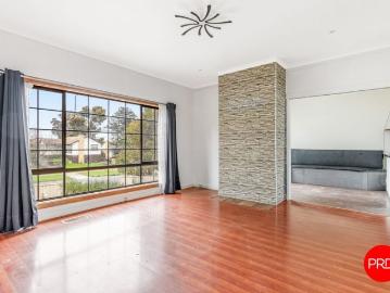 Comfortable Family Home in Convenient Long Gully Location
