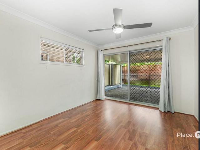 Comfortable Family Home in Convenient Springwood Location