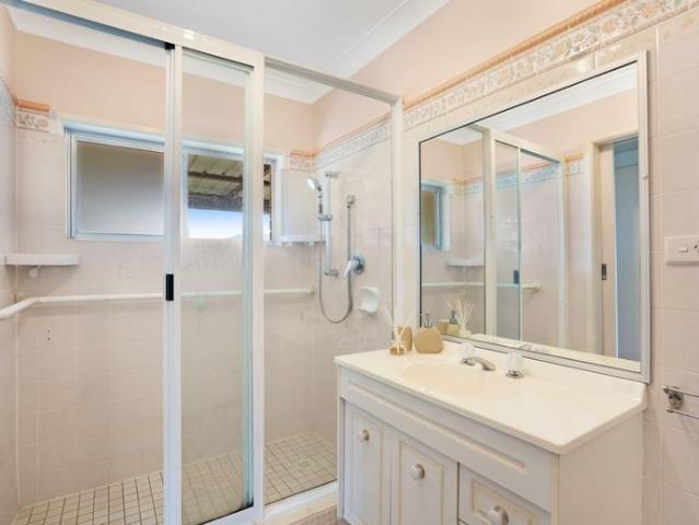 Comfortable family Home just 500m from Pumicestone Passage