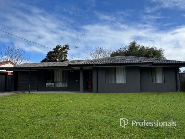 Comfortable Family Home Opposite Bush Reserve