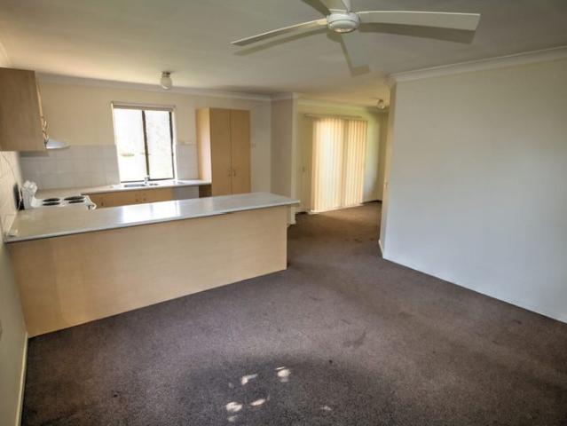 Comfortable Family Home Opposite Parkland
