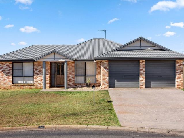 Comfortable Family Living on a Spacious 715m² Block
