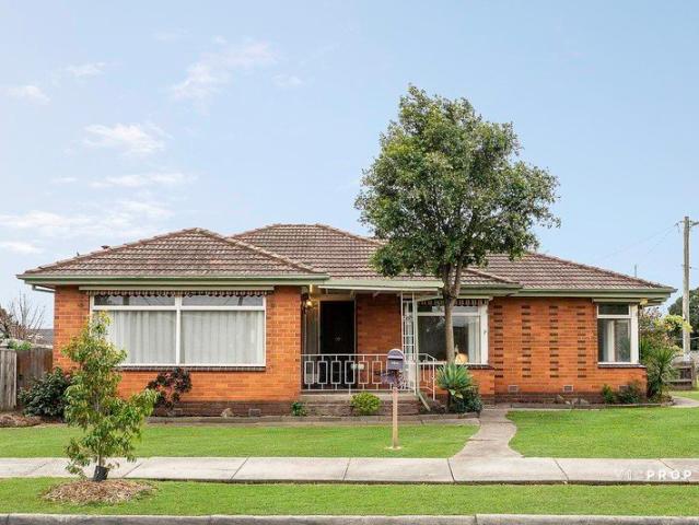 Comfortable Family Living on Approximately 580sqm