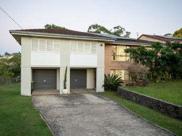 Comfortable Family Living on Popular Mountain View Drive