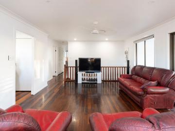 Comfortable Family Living on Popular Mountain View Drive