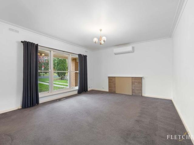 Comfortable Family Living Opposite Parklands