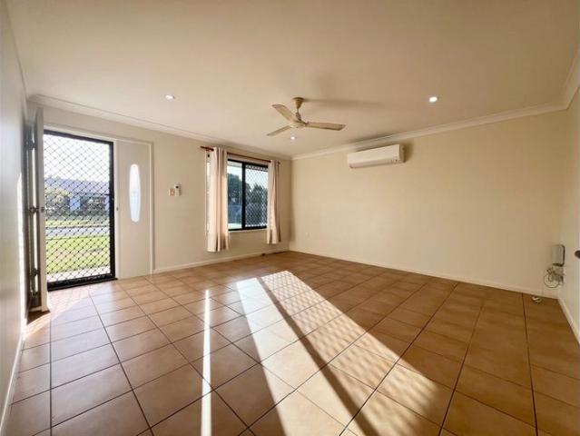 Comfortable Family Living Close to Ooralea Shopping Centre