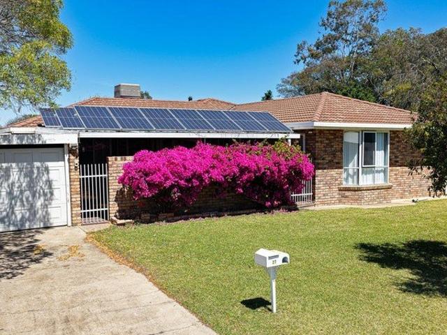 Comfortable Family Living Home With Pool!