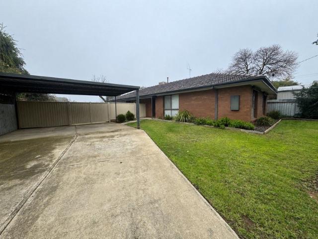 Comfortable Family Living in Mooroopna!