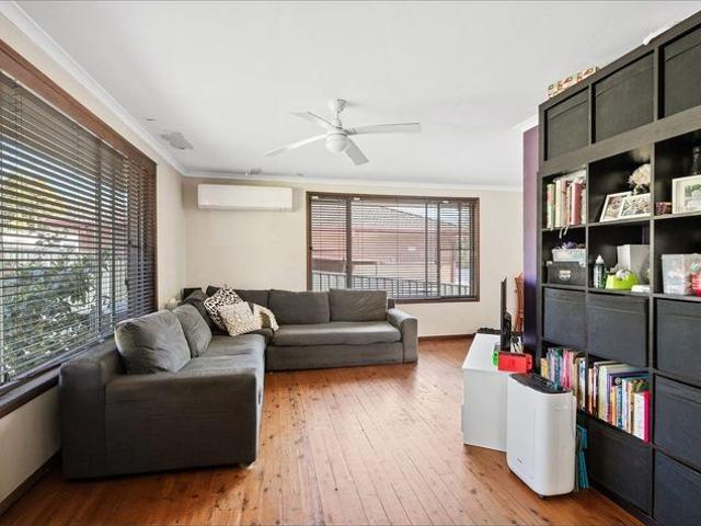 Comfortable Family Living in Narara