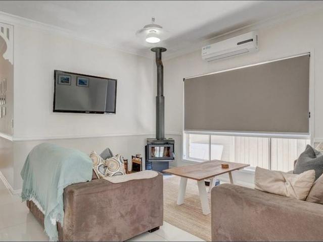 Comfortable Family Living in a Convenient Waterford Location!