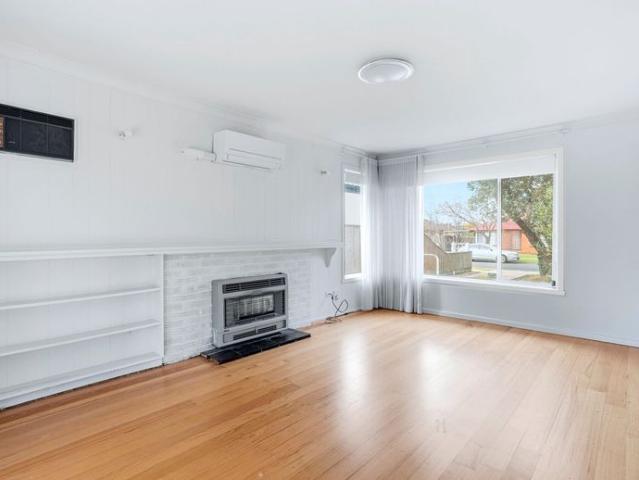 Comfortable Family Living in a Convenient Altona Location