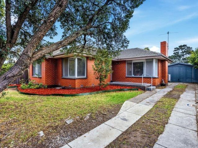 Comfortable Family Living in a Convenient Altona Location
