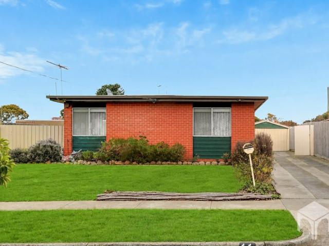 Comfortable Family Living in a Convenient Corio Location !