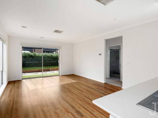 Comfortable Family Living in a Convenient Cranbourne East Location