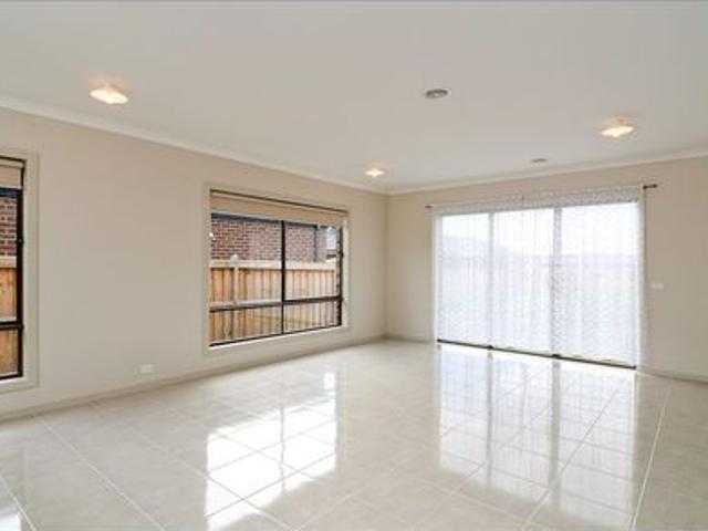 Comfortable Family Living in a Convenient Cranbourne Location
