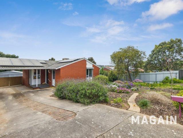 Comfortable Family Living in a Convenient Hackham West Location