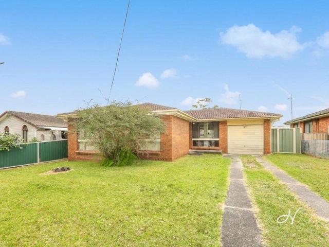 COMFORTABLE FAMILY LIVING IN A CONVENIENT KANWAL LOCATION