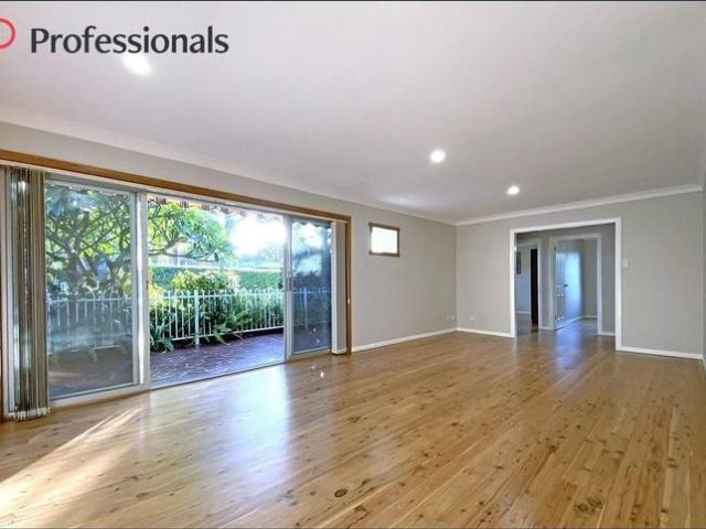 Comfortable Family Living in a Convenient Location!