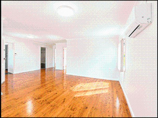 Comfortable Family Living in a Convenient Location !