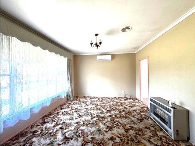 Comfortable Family Living in a Convenient Location