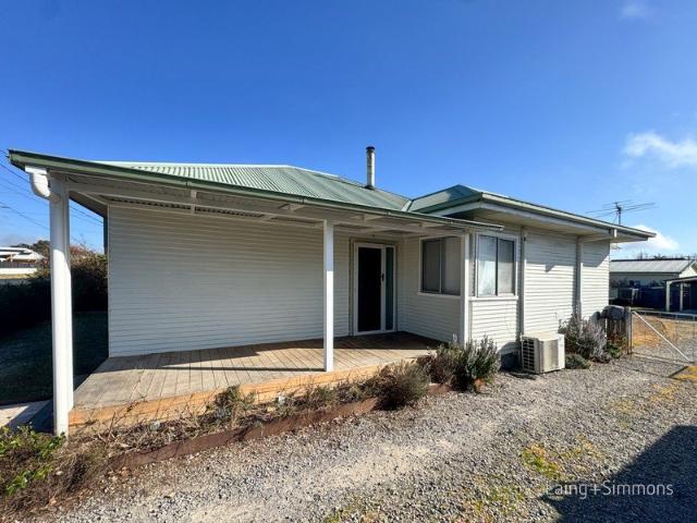 Comfortable Family Living in a Convenient Location