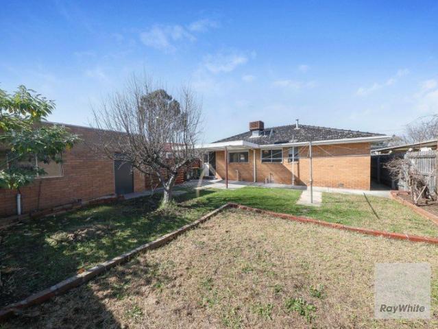Comfortable family living in a convenient location