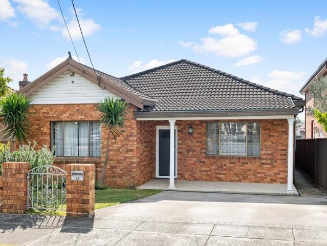 Comfortable Family Living in a Convenient Location