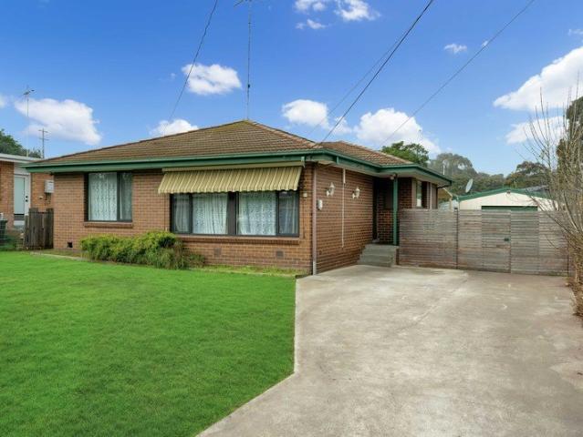 Comfortable Family Living in a Convenient Location