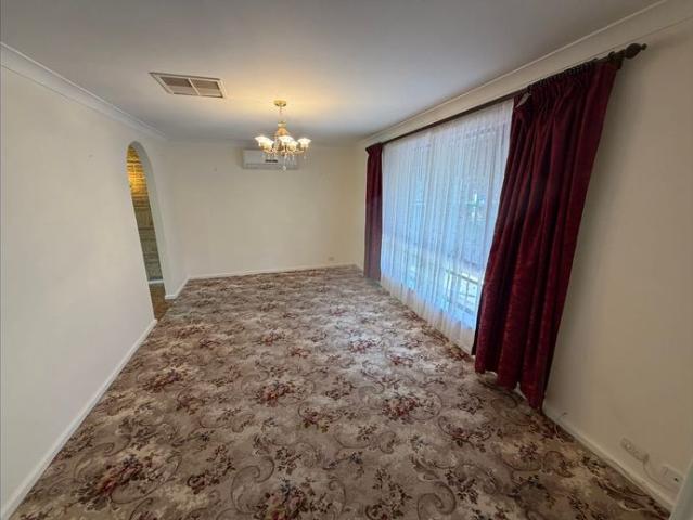 Comfortable Family Living in a Convenient Location!