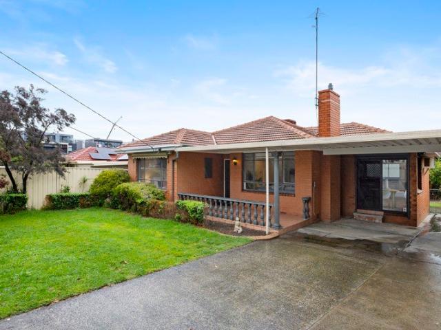 Comfortable Family Living in a Convenient Moorabbin Location