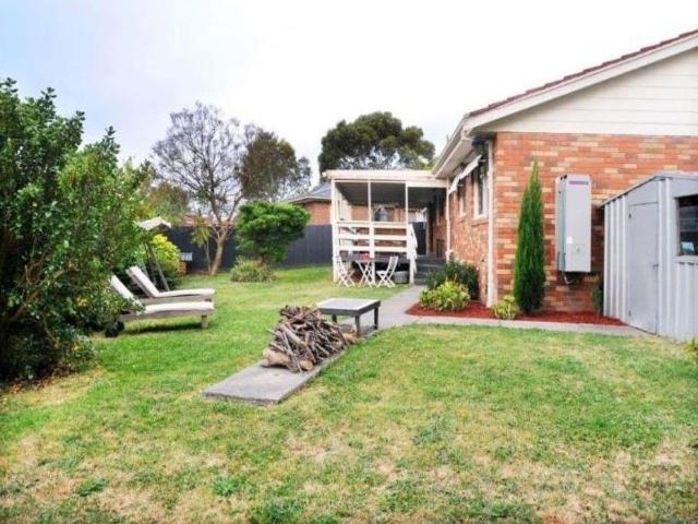 Comfortable Family Living in a Convenient Scoresby Location