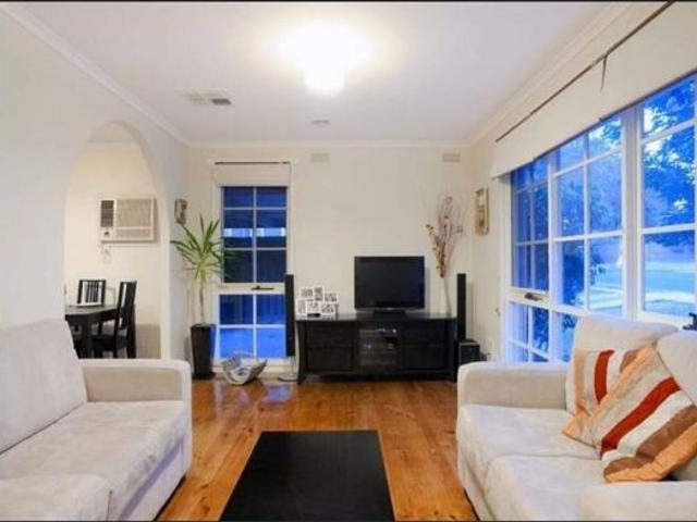 Comfortable Family Living in a Convenient Scoresby Location