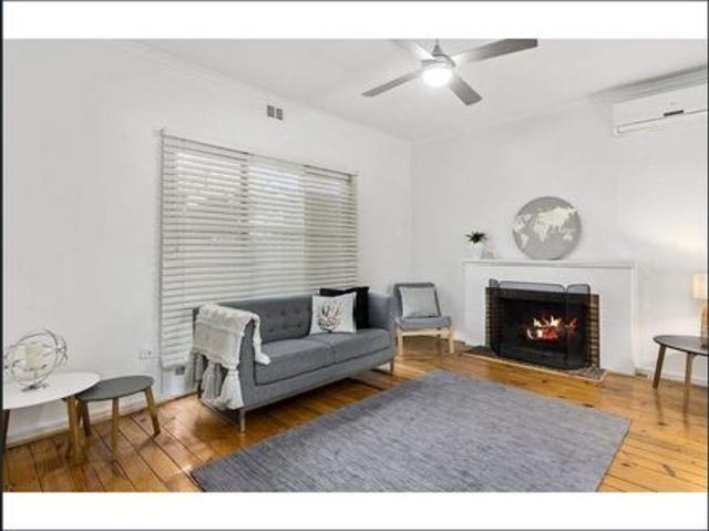 Comfortable family living in a convenient Sturt location