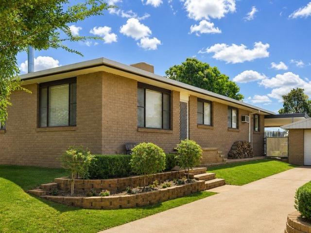 Comfortable Family Living in a Great Location