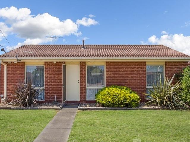 Comfortable Family Living in a Fantastic Location!